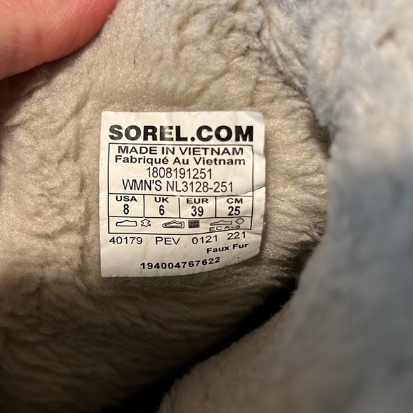 Sorel waterproof bootie size 8 - Picture 7 of 7